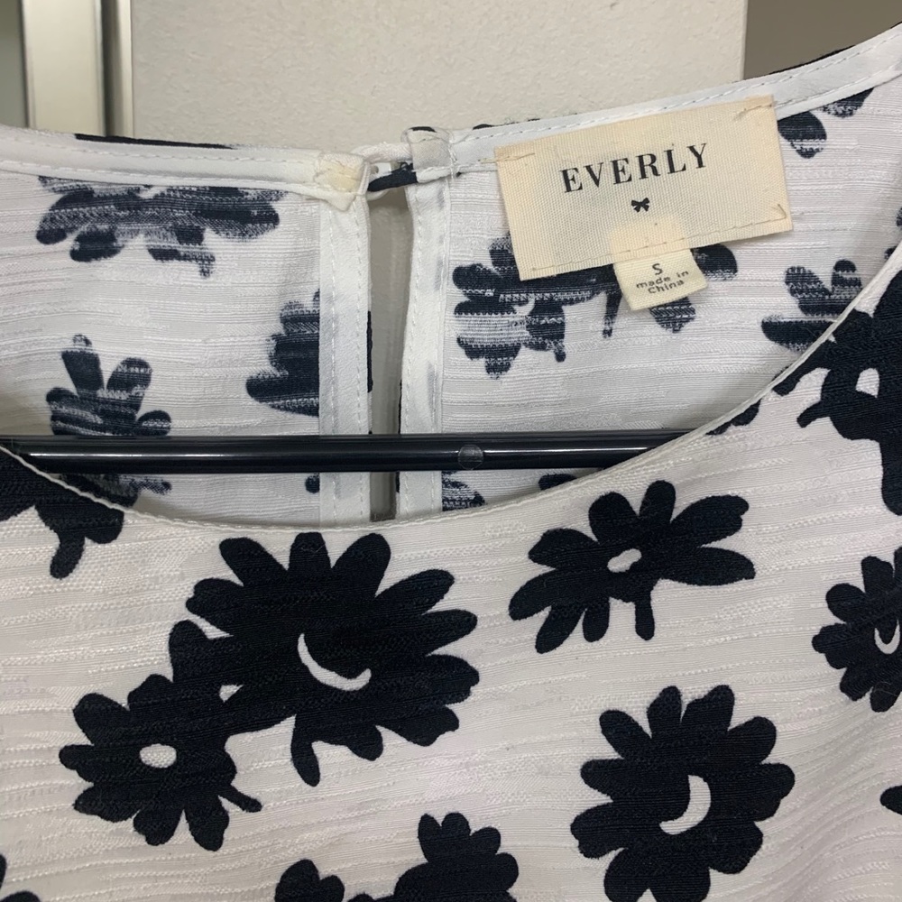 Everly Dress - Picture 10 of 11